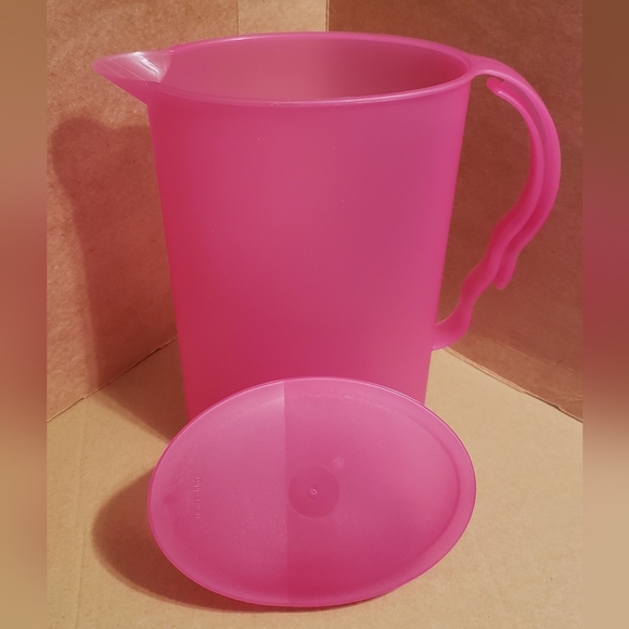 Tupperware Slim Pitcher - Picture 3 of 3